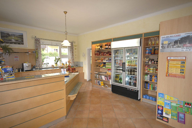 rezeption und minimarket