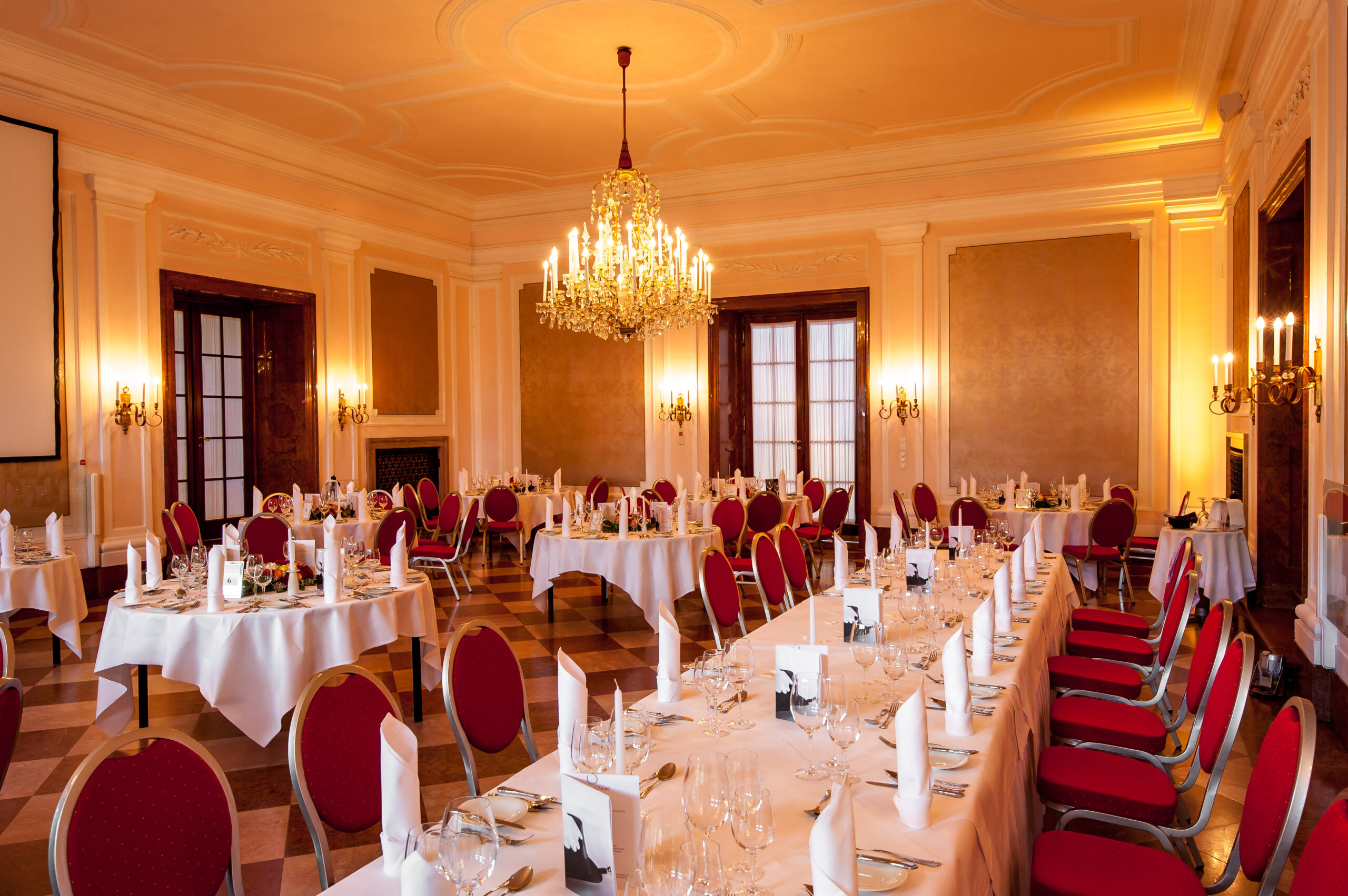 kavalierhaus-klessheim-eventlocation-salzburg-marmorsaal-hochzeit (9)