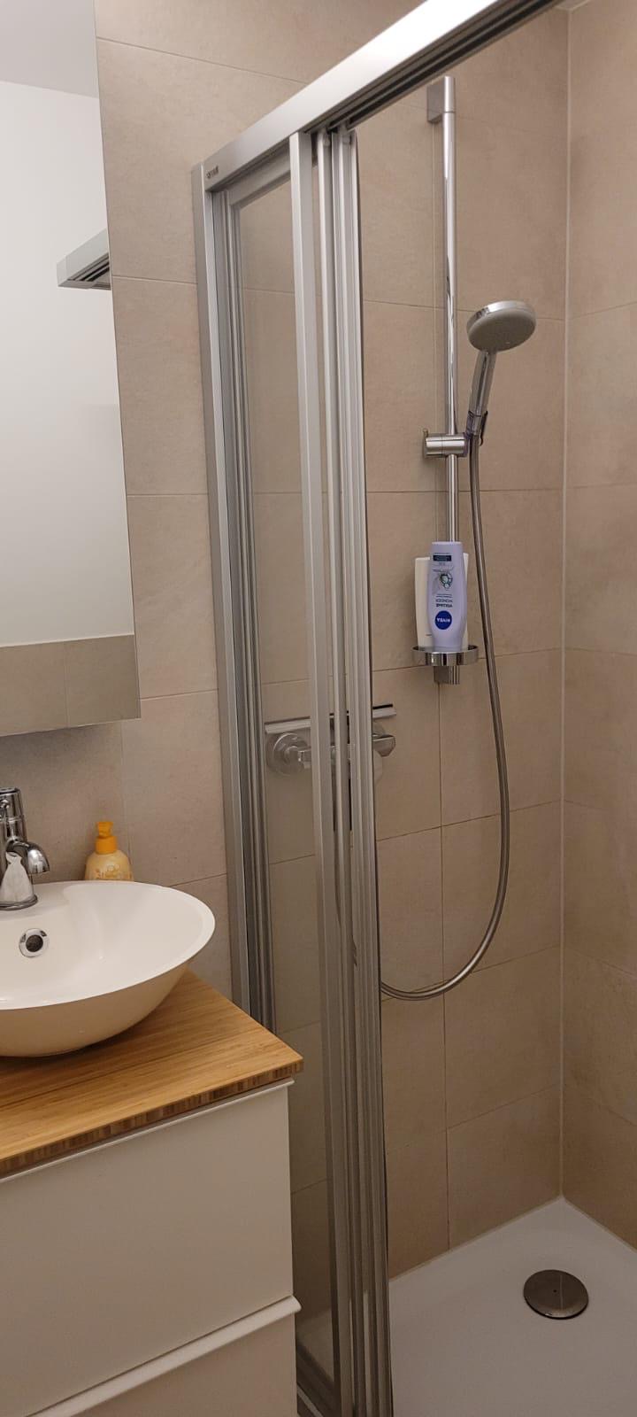 0c9dbd74-94a9-4fbf-bb08-7d0b5923777a