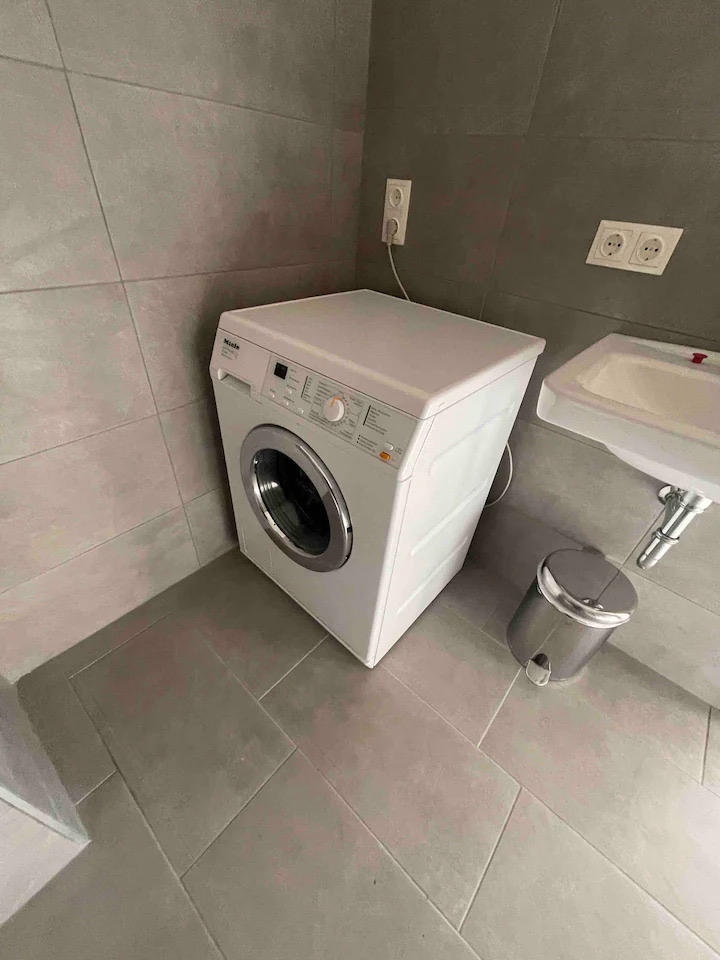 af277307-e73d-4b7c-8ffe-40d1826f71a2