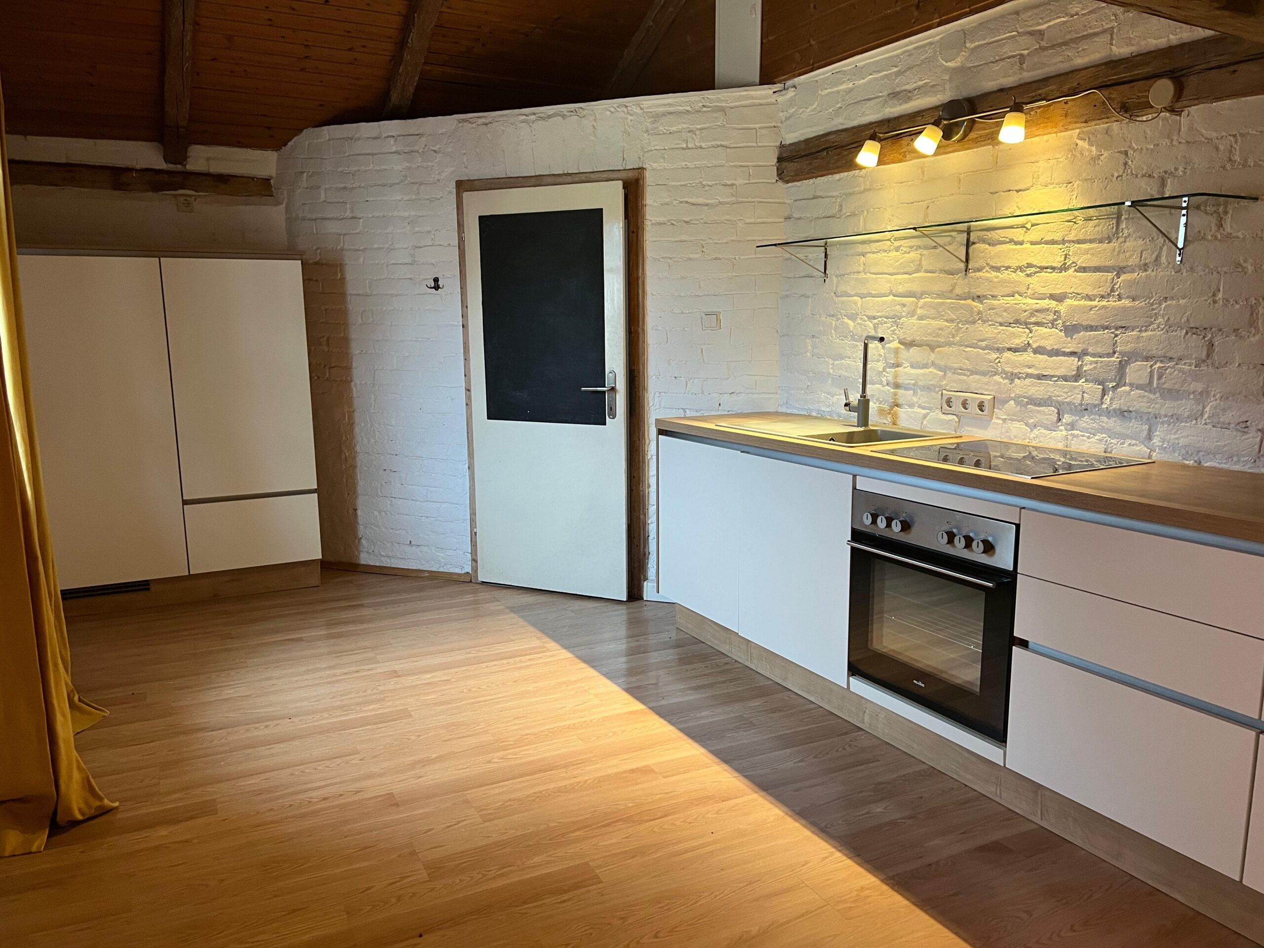 7B8F4F32-926A-4D37-8651-E595C8740862