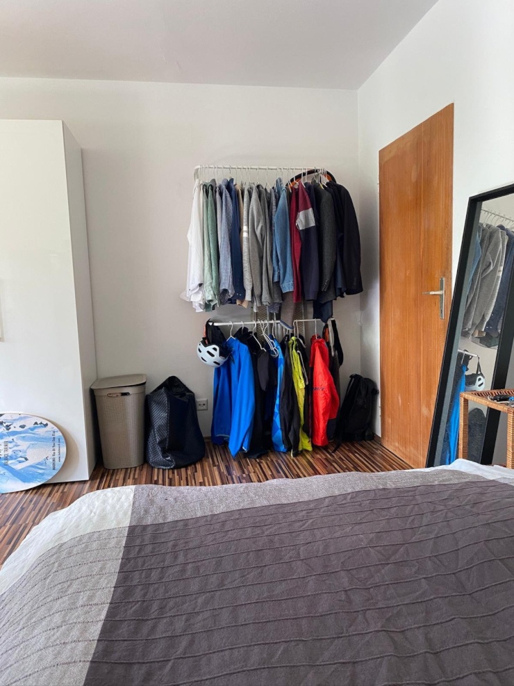 Zimmer, Kleiderstangen