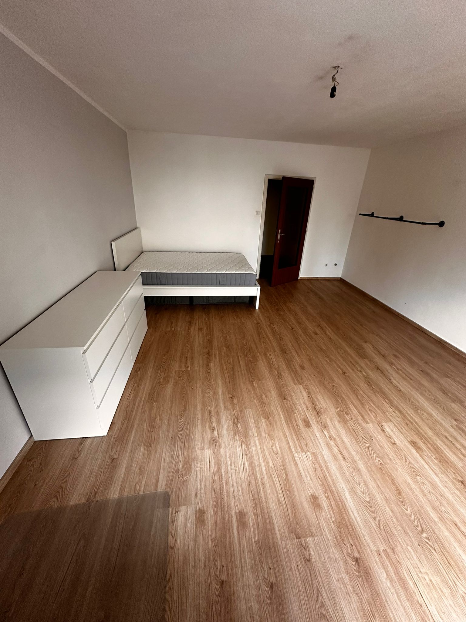 WhatsApp Image 2026-04-15 at 09.25.03