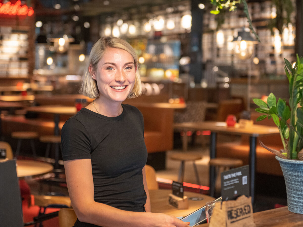 Service & Bar
