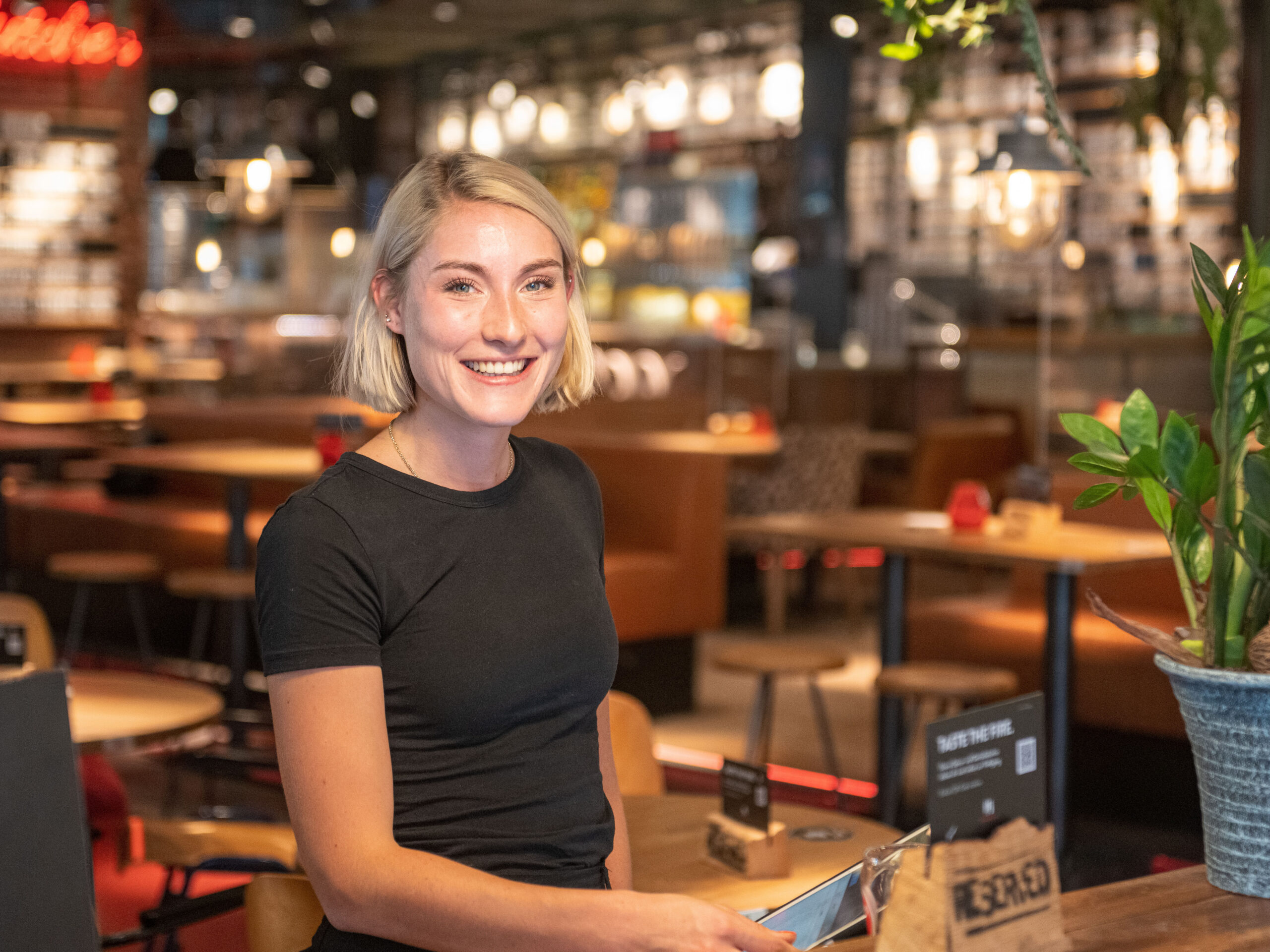 Service & Bar