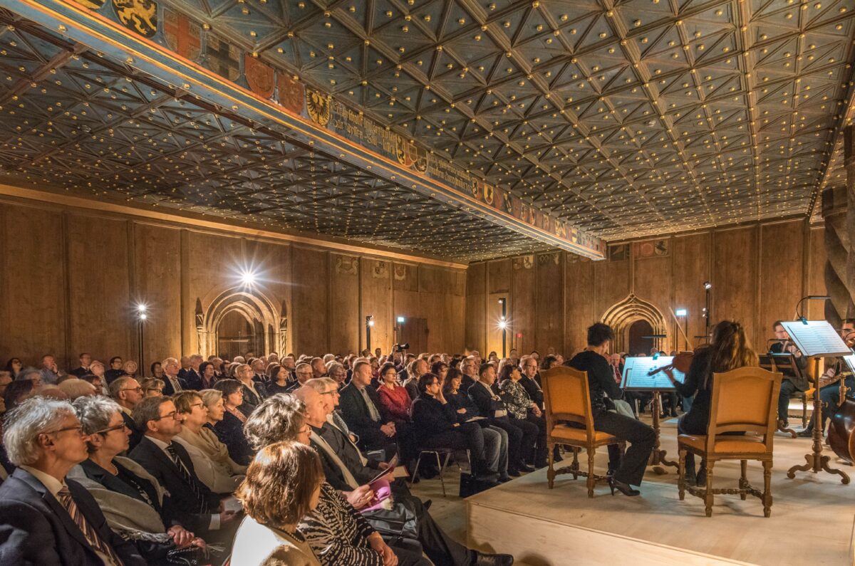 Goldener Saal ohne copyright