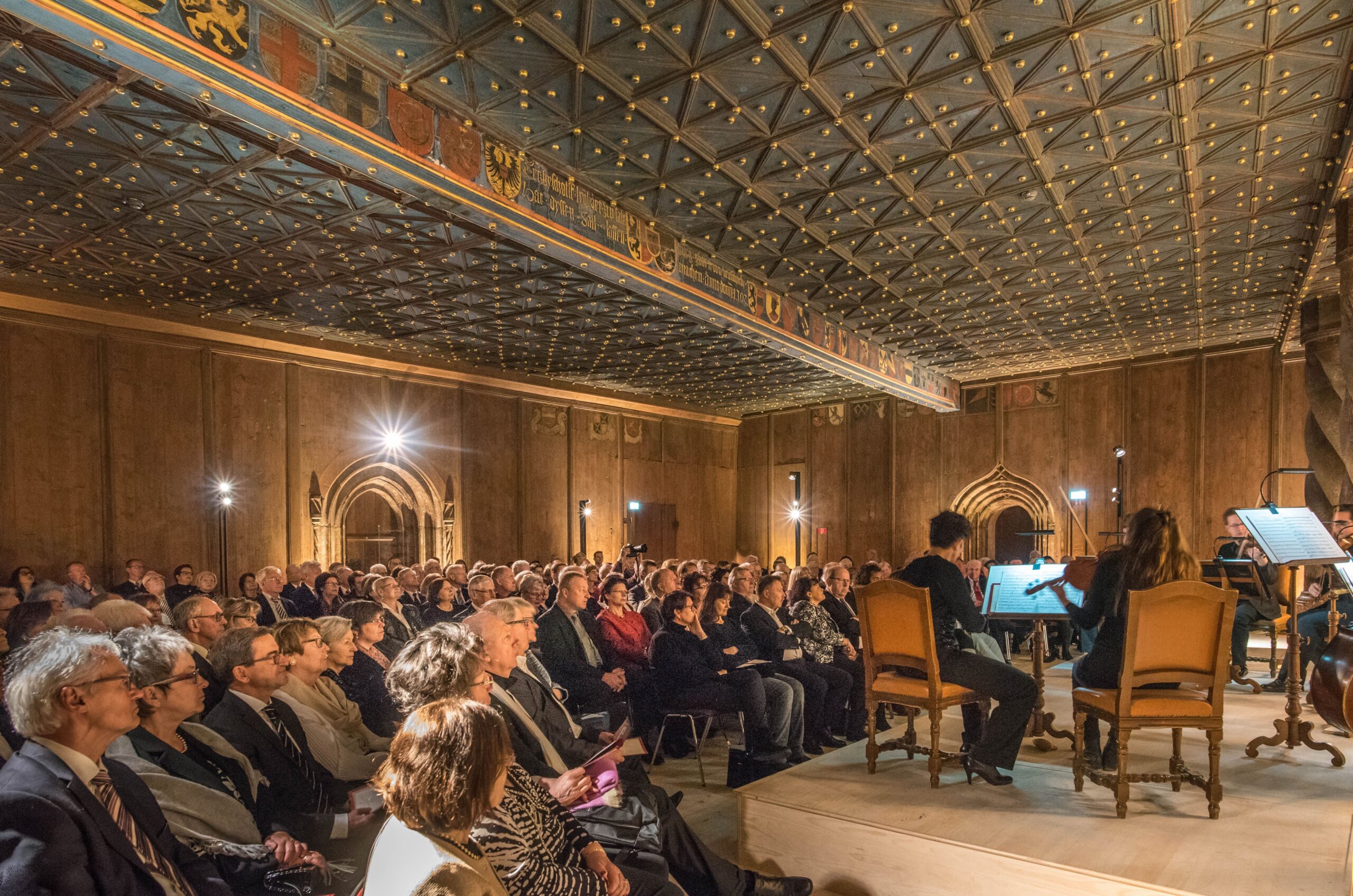 Goldener Saal ohne copyright