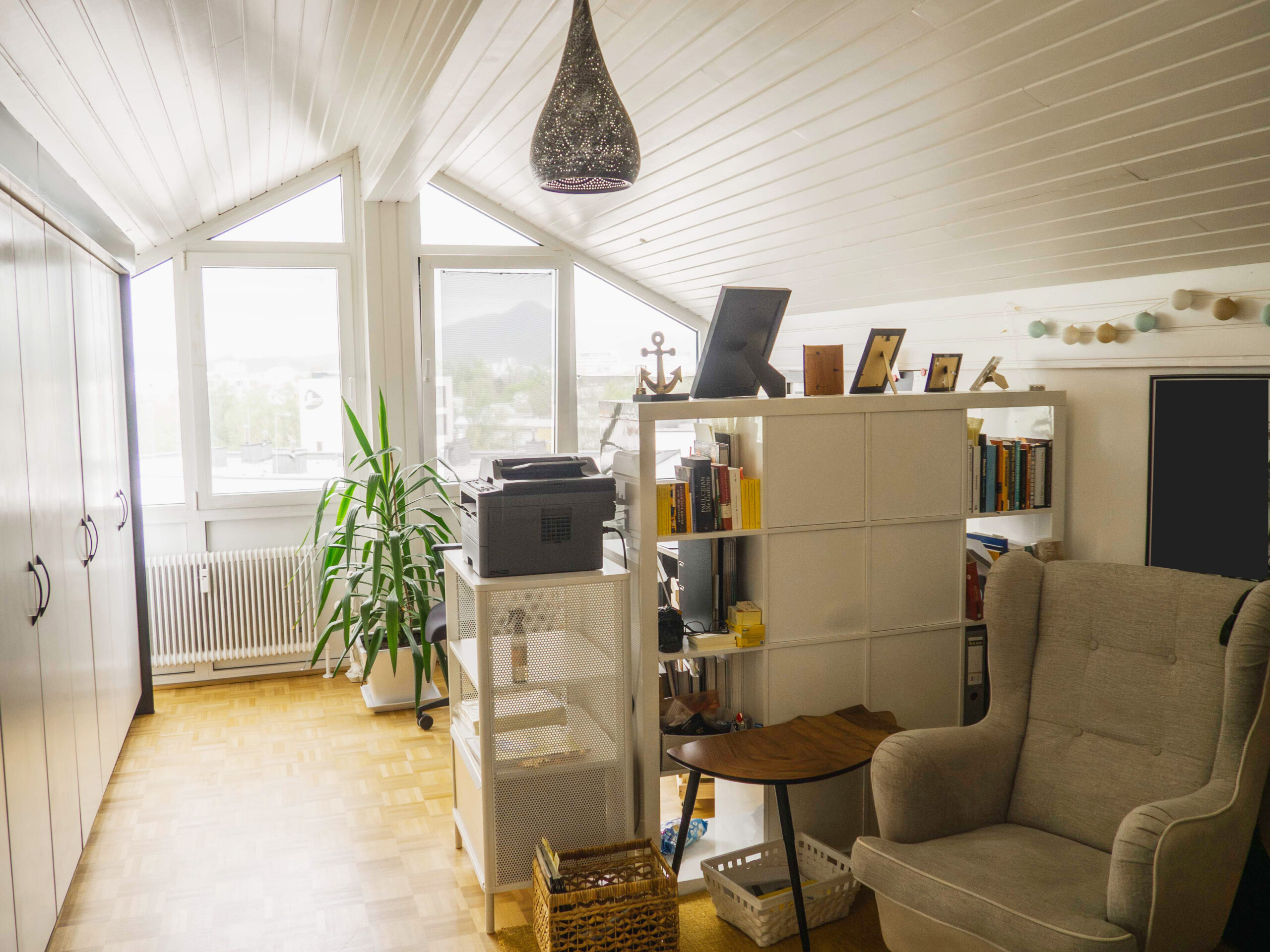 Schlafzimmer-Büro Dachgeschoß möbliert 1